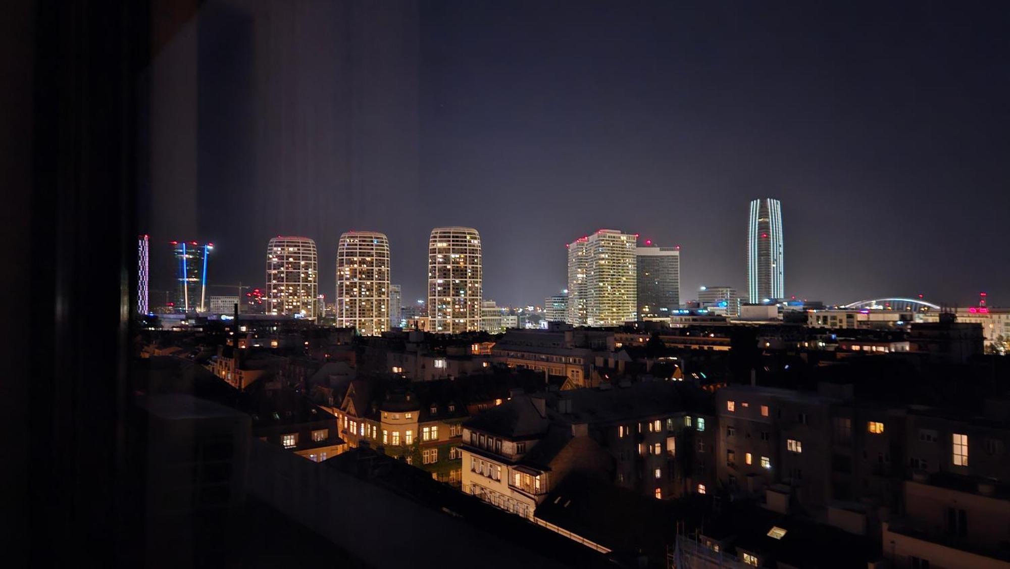 Panorama View Design Apt In Old Town - Free Parking Bratislava Exterior foto